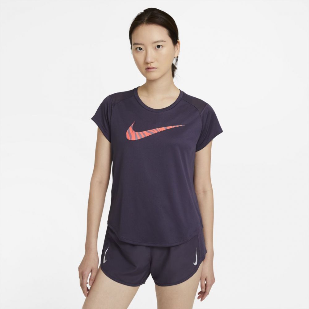 Nike Удобная женская футболка Nike Run Icon Clash