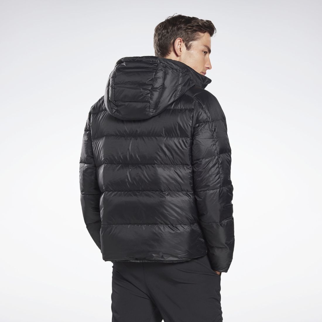 Reebok Брендовая мужская куртка Reebok Ow C Dwn Jkt