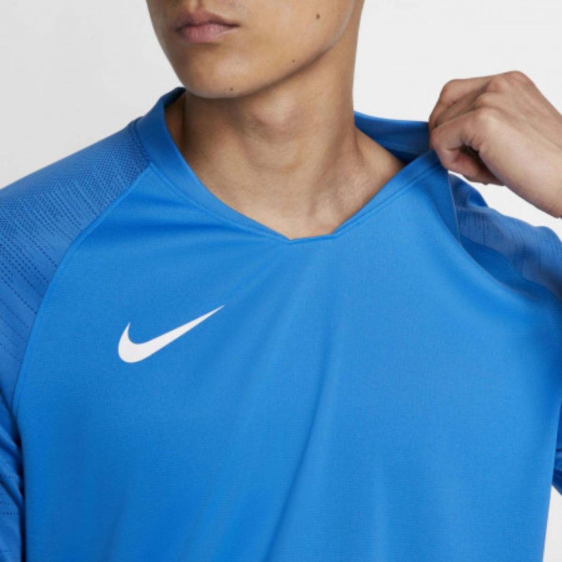 Nike Стильная мужская футболка Nike M NK BRT STRKE TOP SS