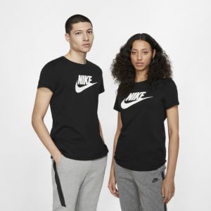 Футболка спортивная Nike Sportswear Essential