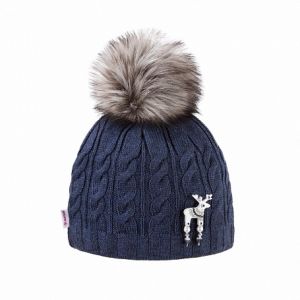 Современная шапка Kama AD110