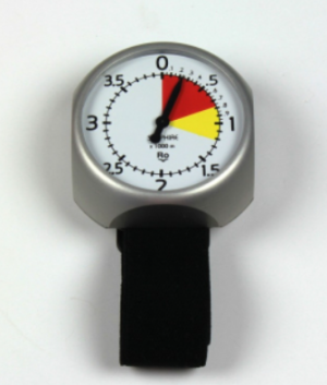 Надежный парашютный высотомер Robnik Altimeters Sapphire