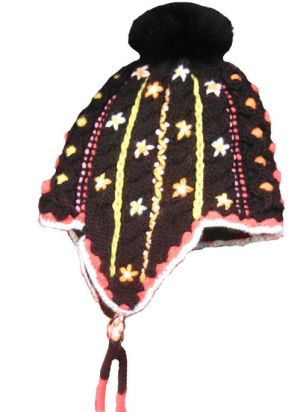 Стильная женская шапка Chaos Elegance