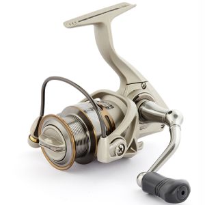 Надежная безынерционная катушка Lucky John Anira Spin 7 FD