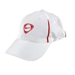 Спортивная бейсболка Nike