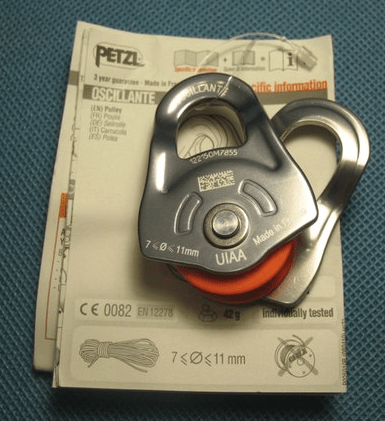 Petzl Блок с поворотными щечками Petzl Oscillante