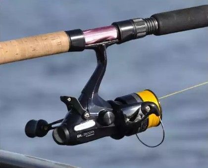 Shimano Катушка спиннинговая Shimano Baitruner DL 2500FB