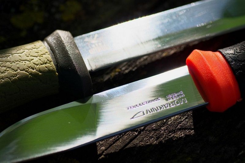 MORAKNIV Нож удобный в пластиковых ножнах Morakniv 2000