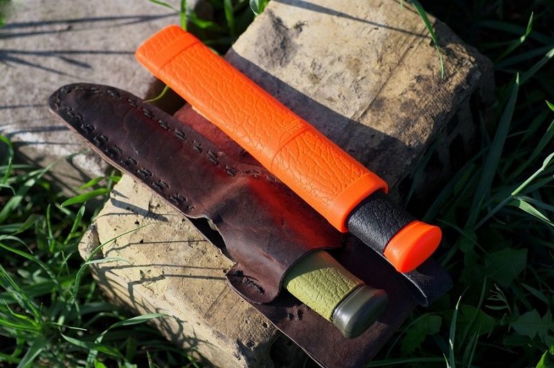 MORAKNIV Нож удобный в пластиковых ножнах Morakniv 2000