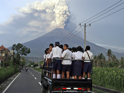 Активность вулкана Агунг должна учитываться российскими туристами при посещении Бали